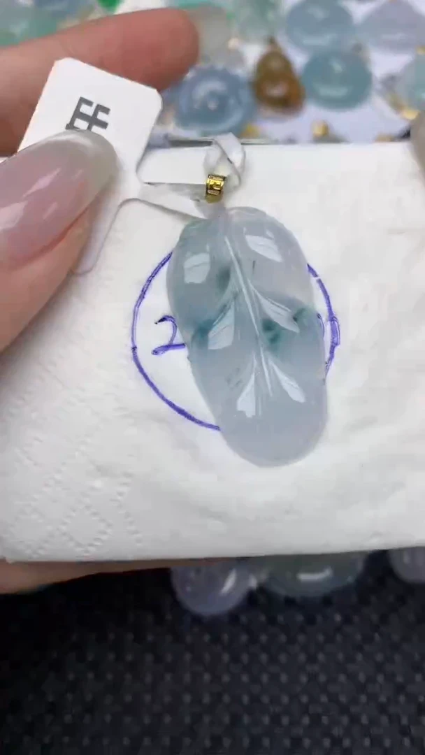 翡翠18K金镶嵌颈饰 天然缅甸翡翠a货百元以上9元证书费自理