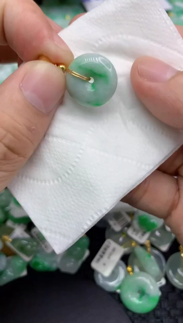 翡翠未镶嵌颈饰111111111