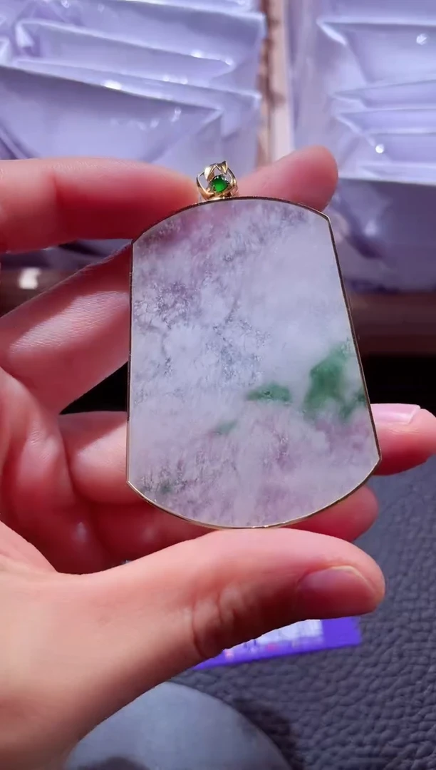 颈饰18K金镶嵌翡翠00002628