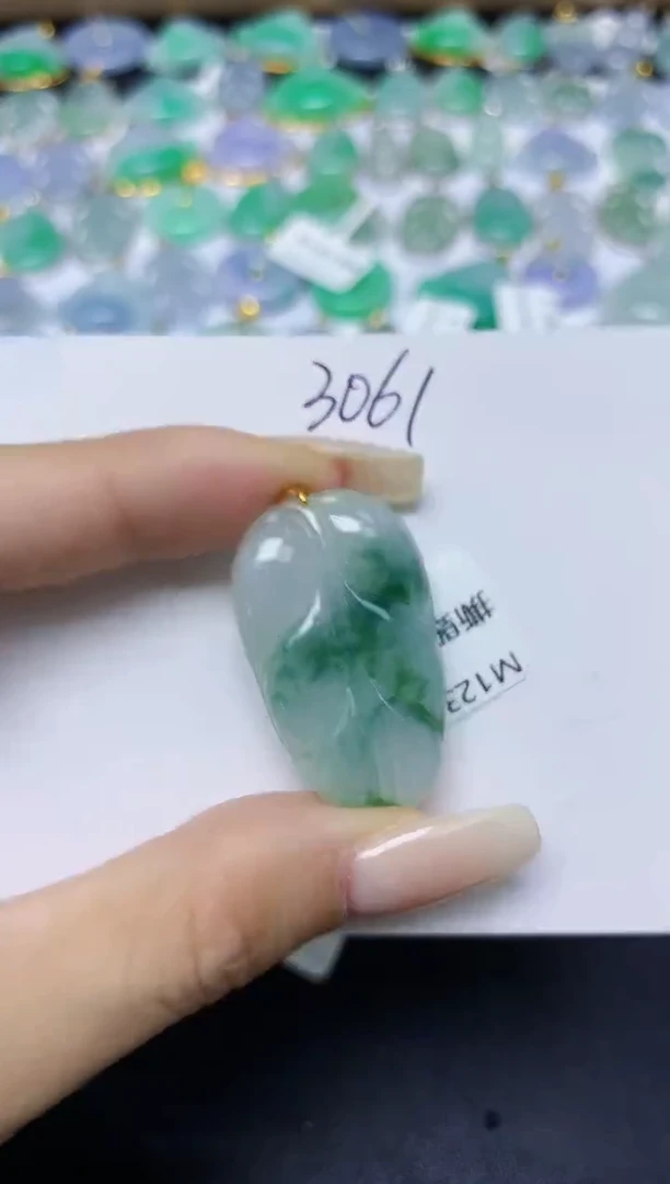 翡翠18K金镶嵌颈饰 天然缅甸翡翠A货