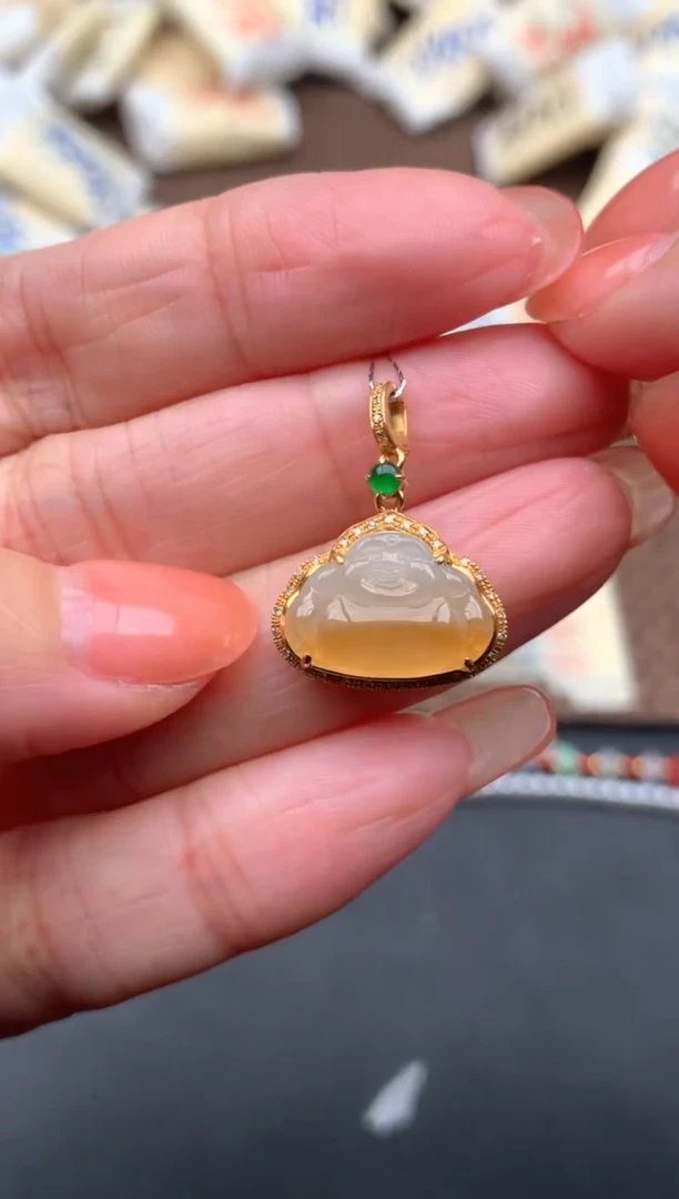 18K金镶嵌挂件翡翠1