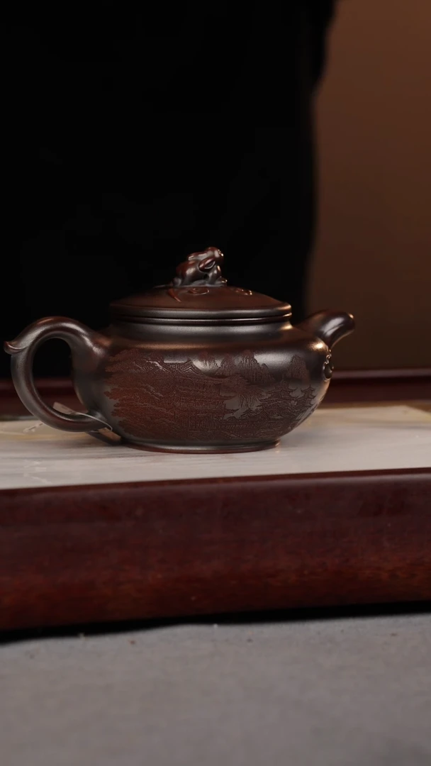 【闪购商品】紫砂茶壶铁血红砂 玉兔仿古 刻绘