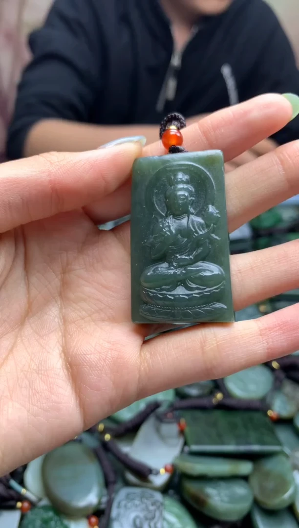 颈饰未镶嵌和田玉1