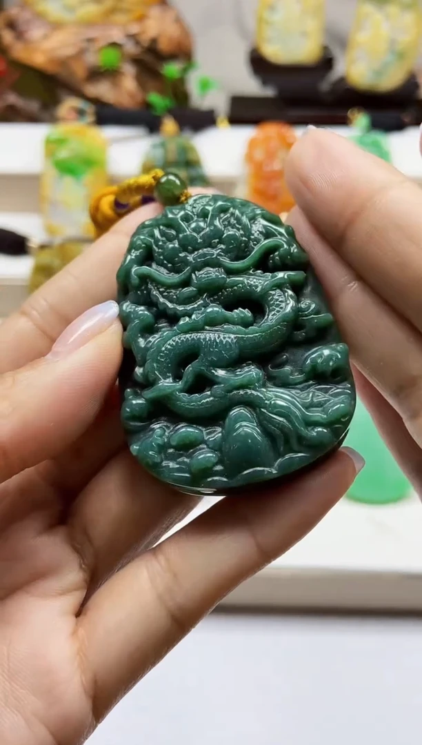 颈饰未镶嵌翡翠翡翠A货