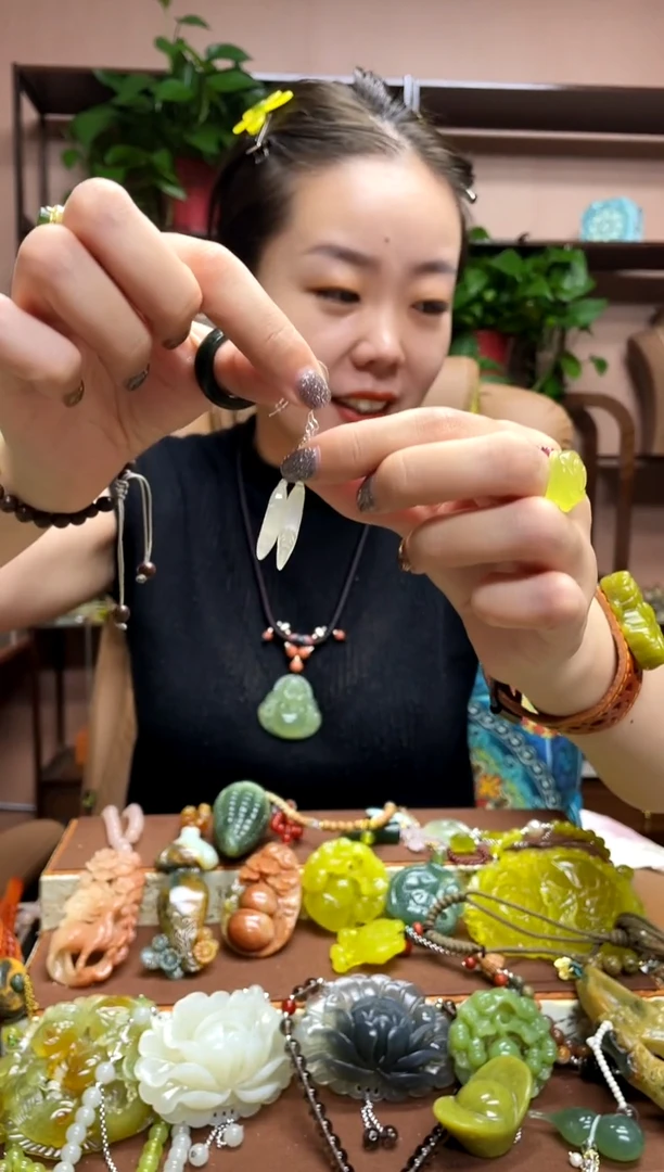 银S925镶嵌岫玉耳饰多样性发货发其中之一