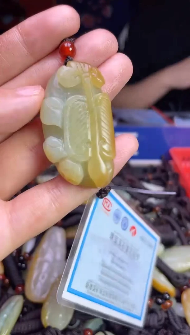 未镶嵌和田玉挂件1