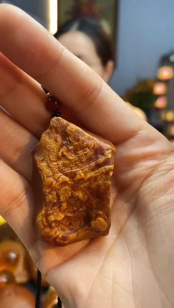琥珀颈饰未镶嵌吊坠