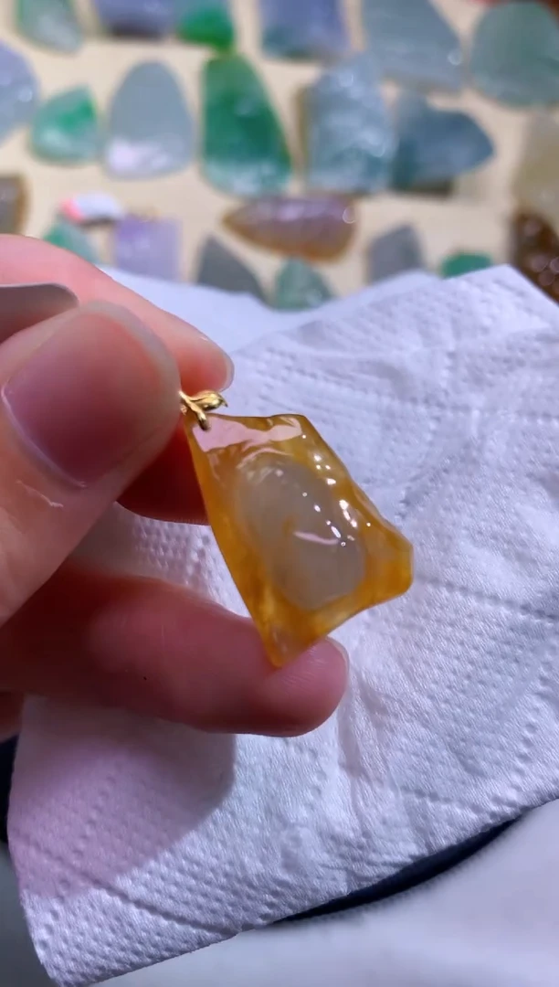 颈饰未镶嵌翡翠