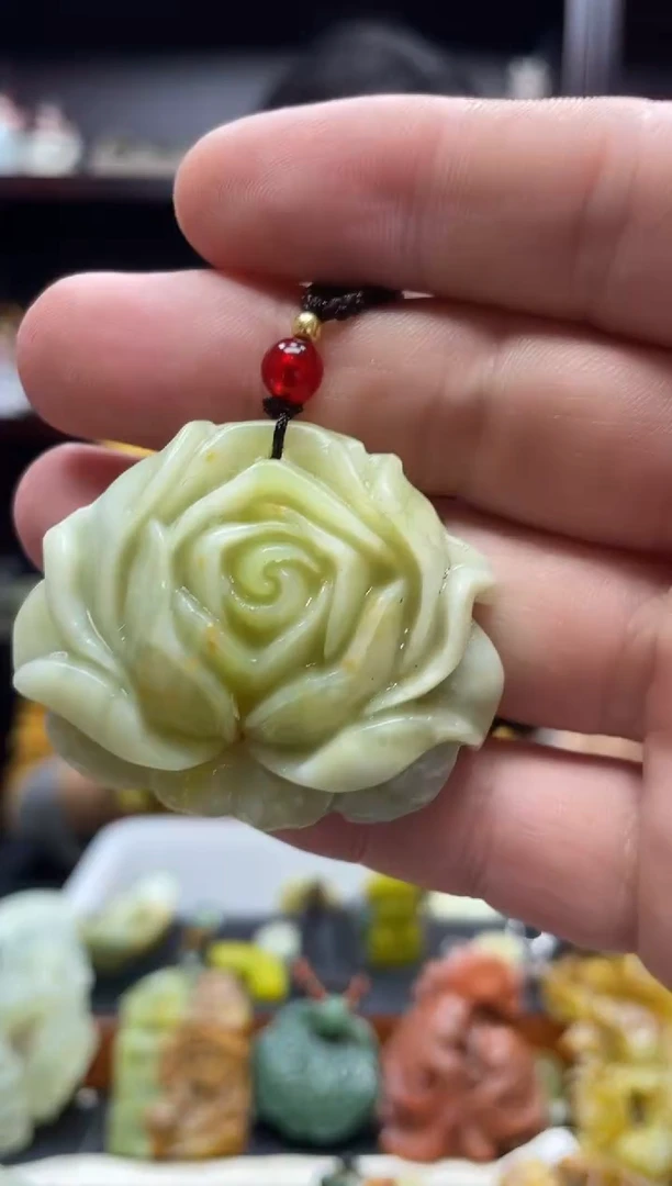 未镶嵌岫玉吊坠·