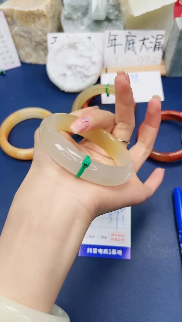 【闪购商品】石英质玉手镯未镶嵌284-财气镯57圈口