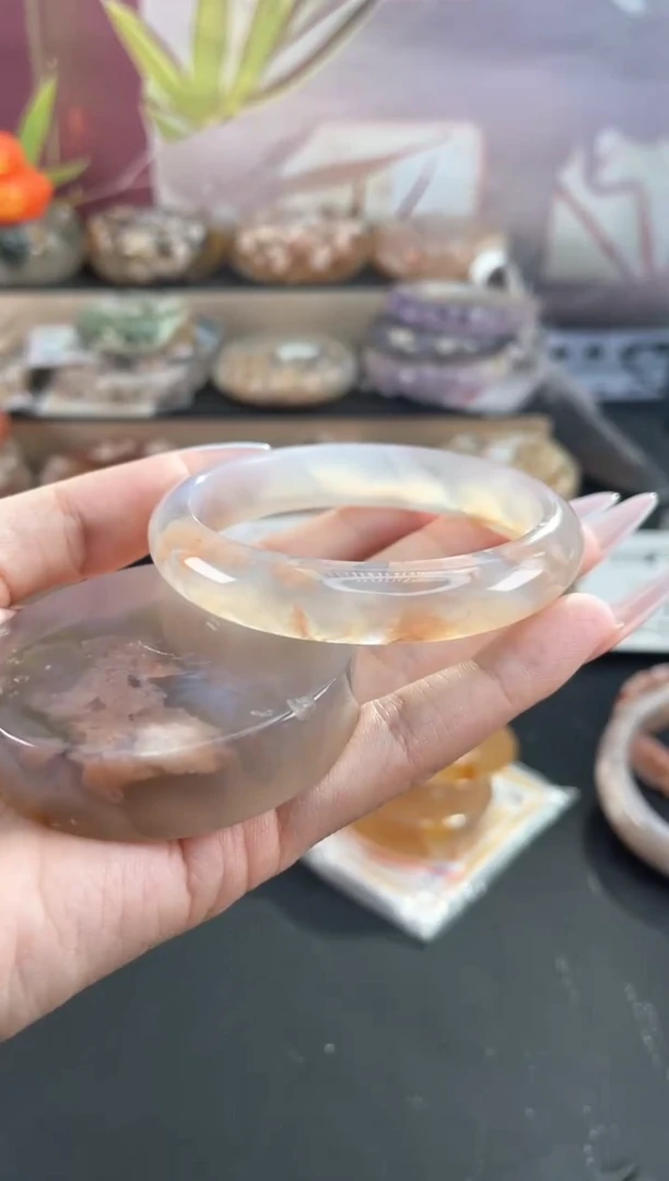 未镶嵌手镯石英质玉59