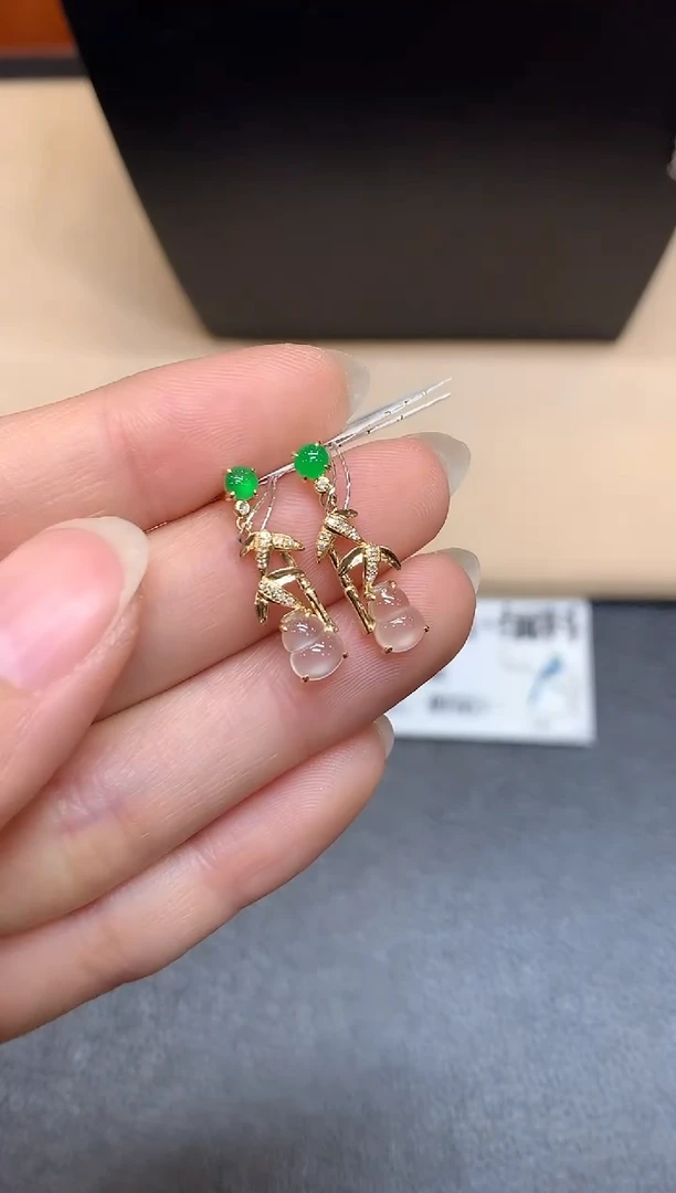 18K金镶嵌翡翠耳饰葫芦【无服务费