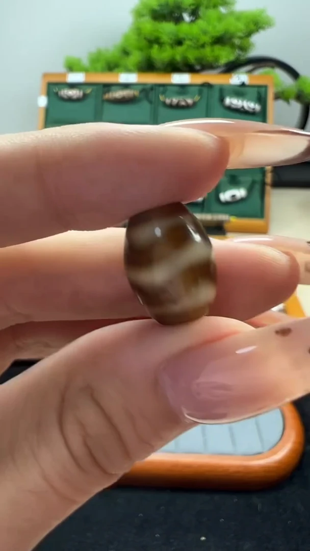 玛瑙/玉髓（覆膜）颈饰未镶嵌57.（微瑕）