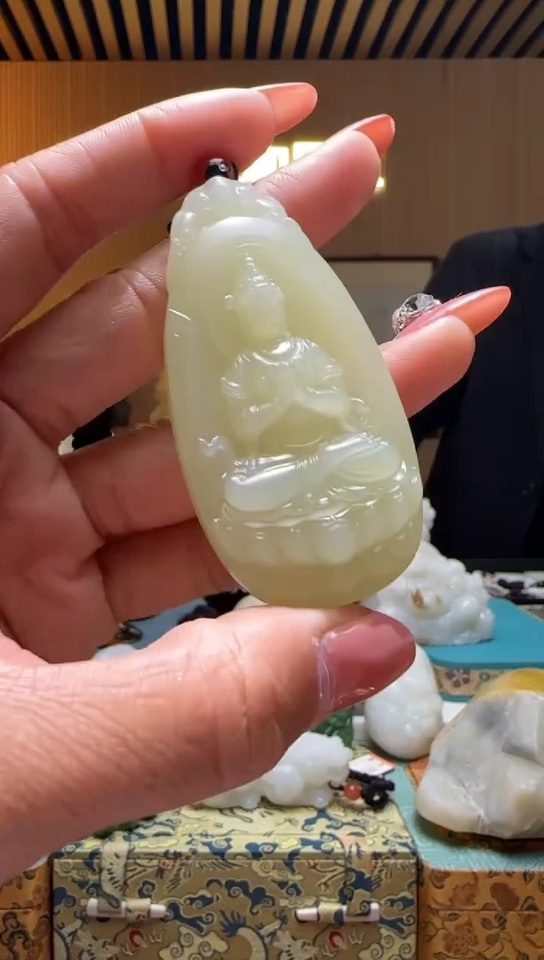 颈饰未镶嵌和田玉1