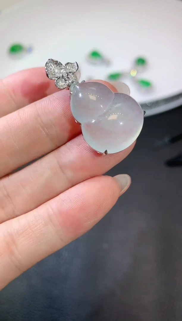 【闪购商品】翡翠吊坠(不含链)18K金镶嵌F61