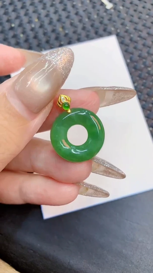 颈饰未镶嵌翡翠多样性发其一