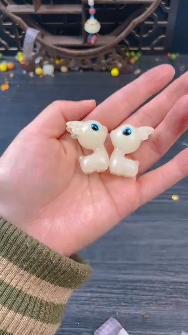 【闪购商品】粉压象牙果把件小鹿2个