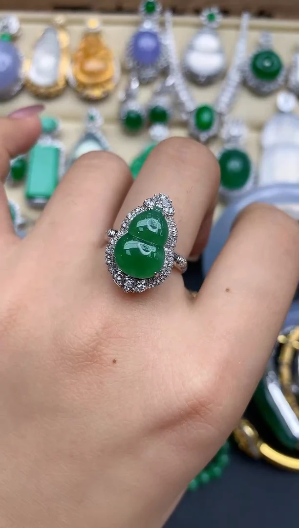 18K金镶嵌戒指翡翠125-中国好珍宝