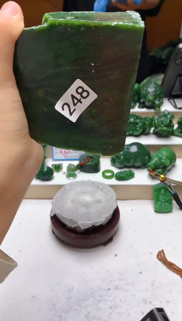 未镶嵌和田玉（碧玉）珠宝半成品1