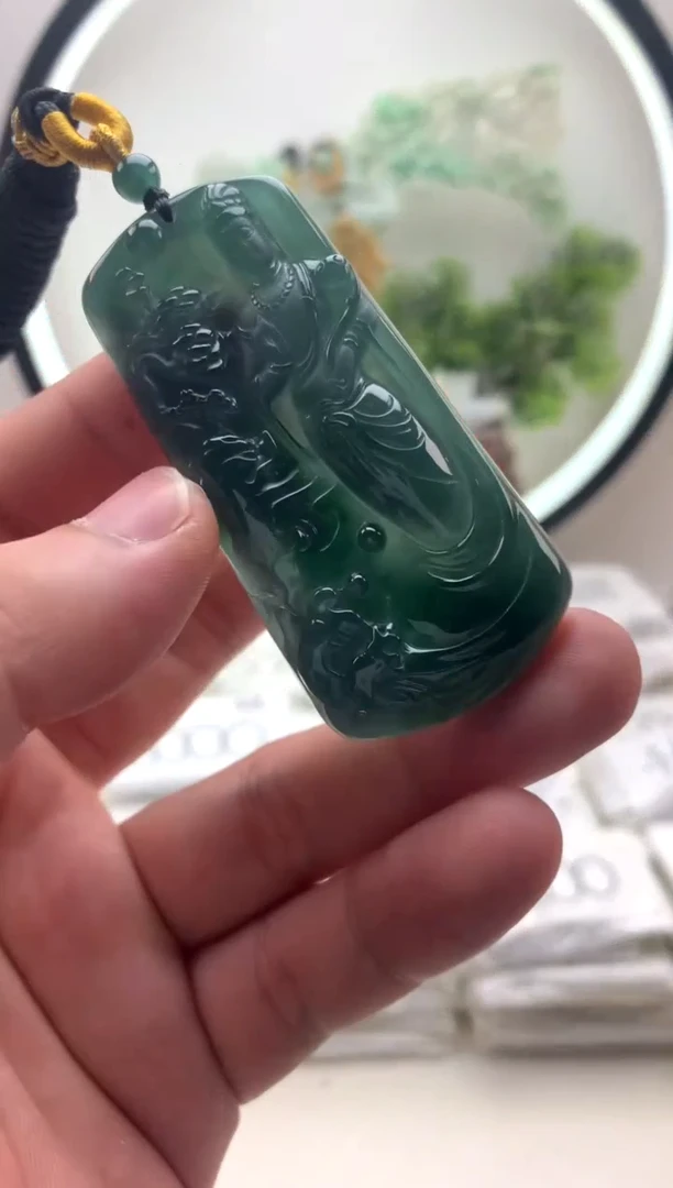 颈饰未镶嵌翡翠大势至