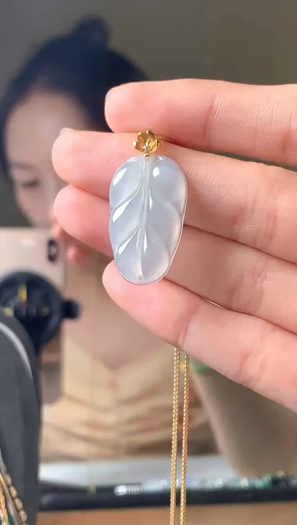 翡翠18K金镶嵌吊坠(赠链)吊坠