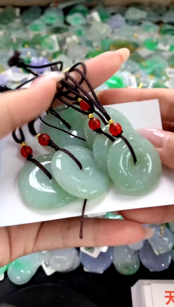 颈饰未镶嵌翡翠1111111111111111（多样性发其一）