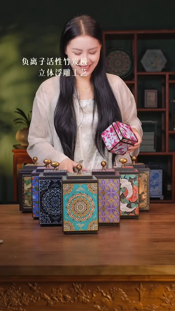爱*啵壹藏贰宝釉红花鸟十公分盒子