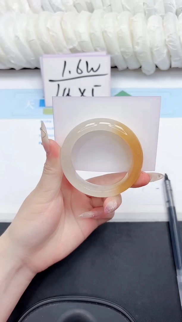 石英质玉手镯未镶嵌118-52