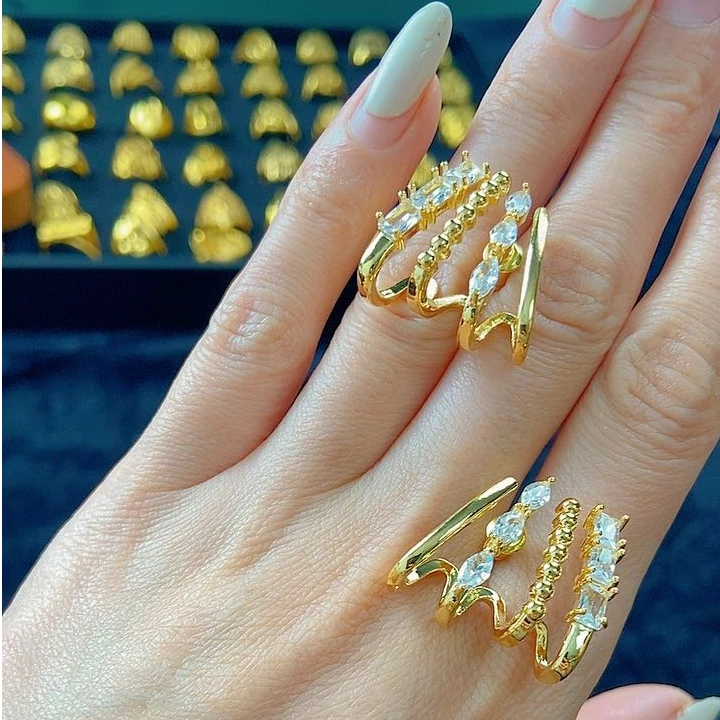 铜合金耳饰 黄铜合成锆石轻奢高级感镶爪子耳环独特耳针S925银