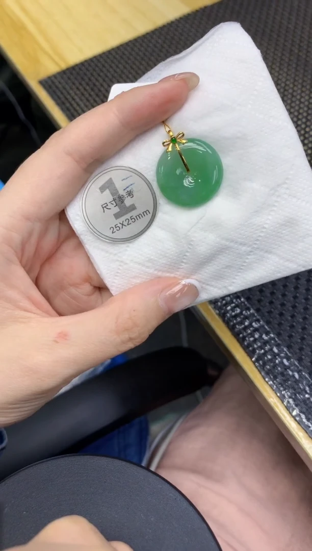 颈饰18K金镶嵌翡翠1111111