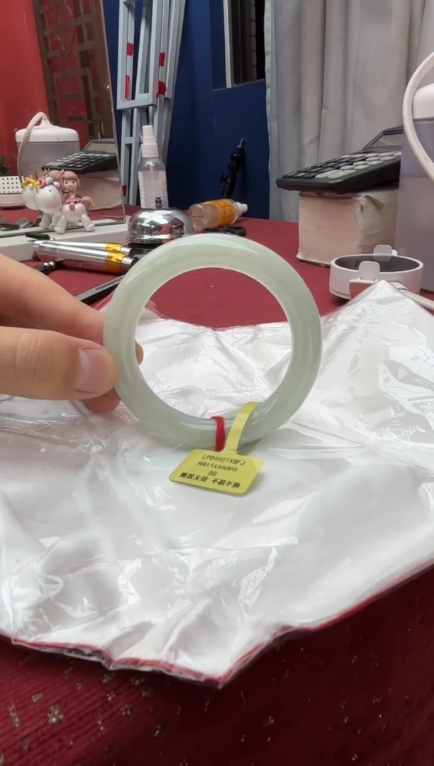 未镶嵌手镯（圆镯）翡翠翡翠手镯10