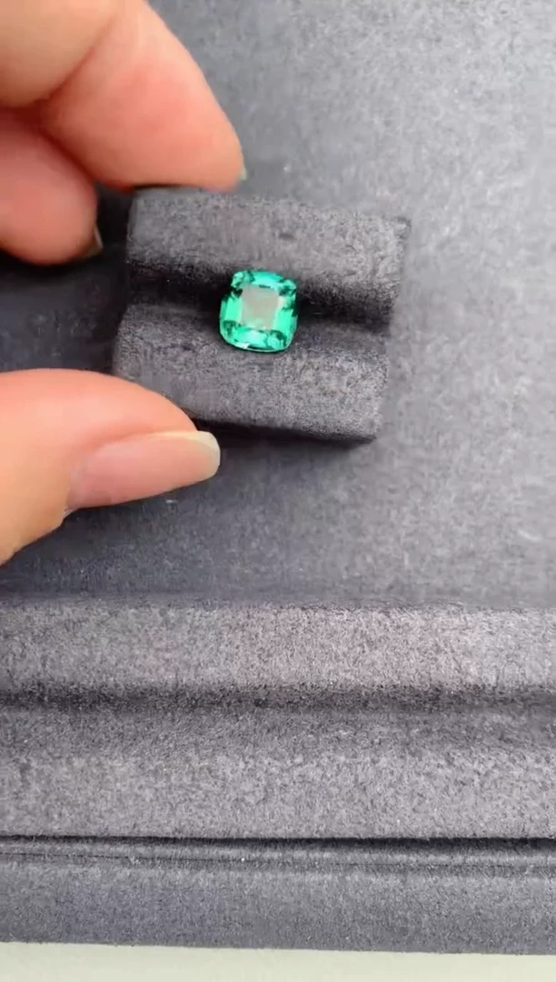 裸石未镶嵌碧玺2.2ct拉贡  GD