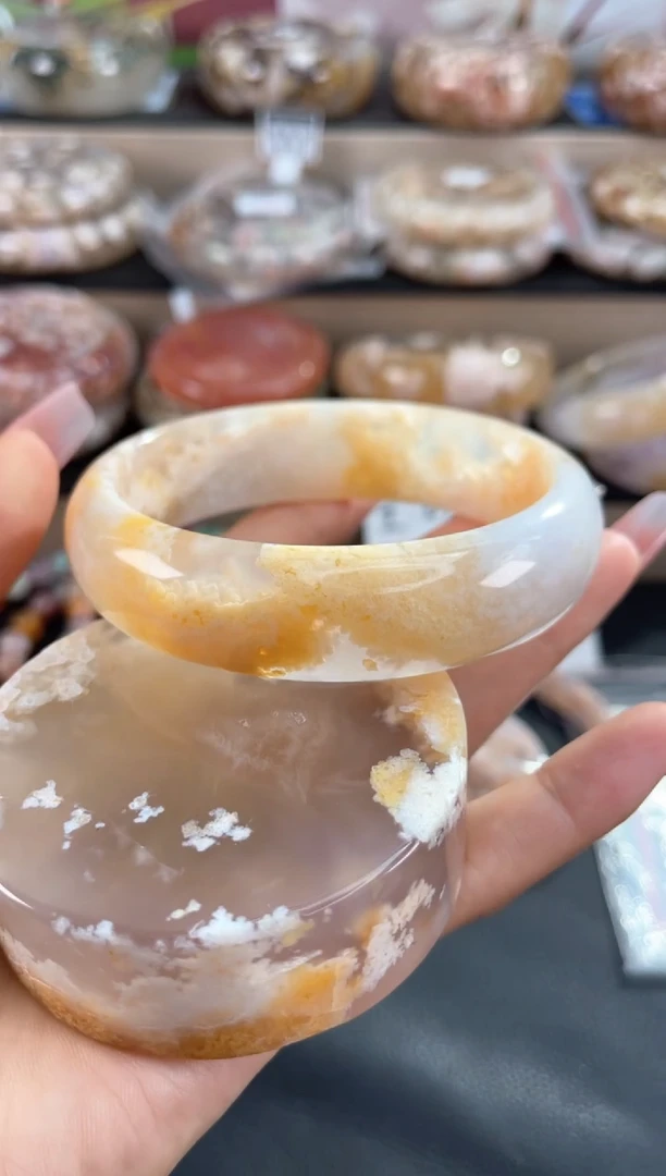 未镶嵌手镯石英质玉68