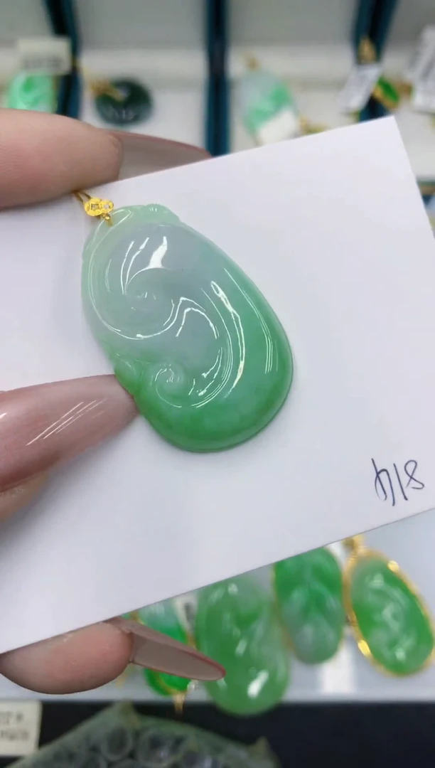 颈饰18K金镶嵌翡翠111111