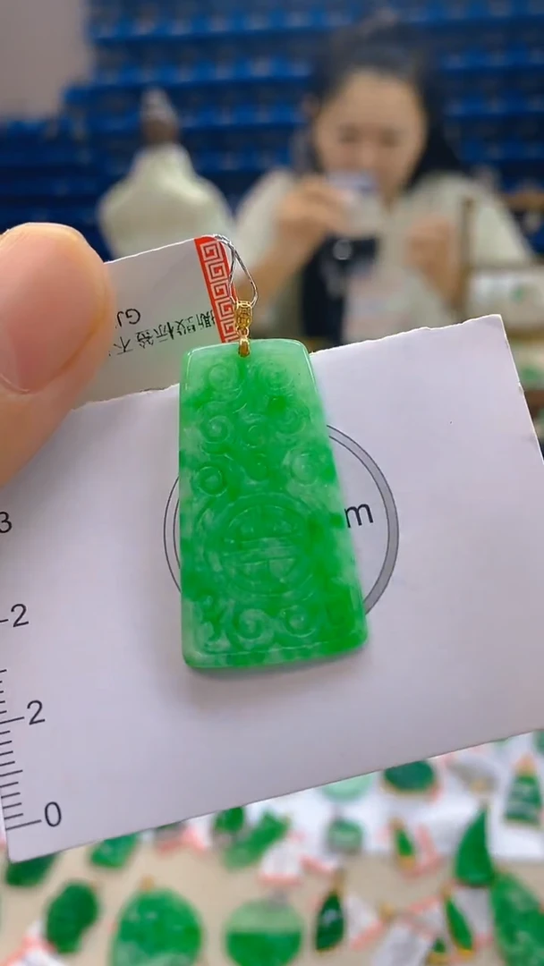 颈饰18K金镶嵌翡翠新号开播 全场乱卖