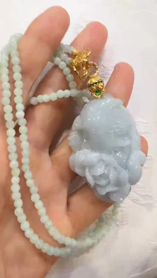 翡翠未镶嵌颈饰国风