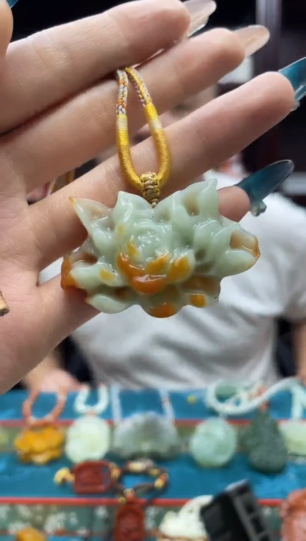 未镶嵌岫玉吊坠·