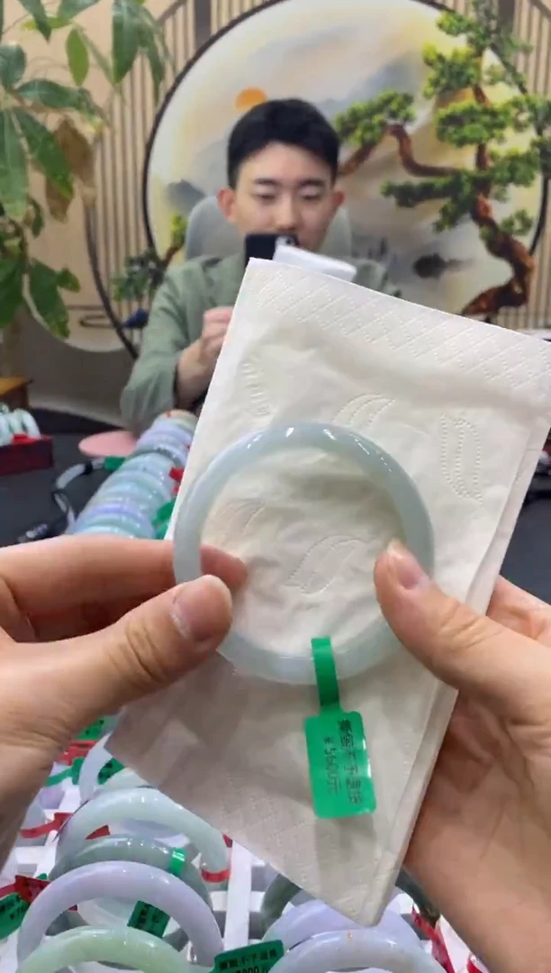 未镶嵌手镯翡翠糖**?2224