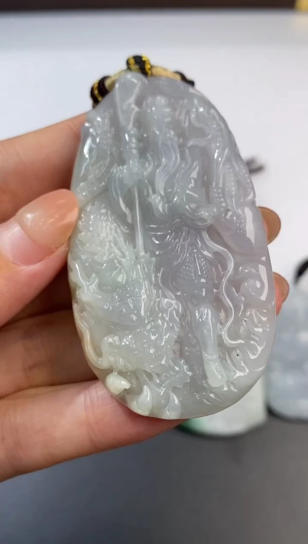 未镶嵌挂件翡翠373054    多人