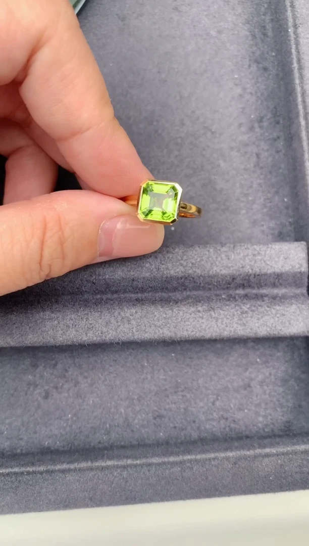 18K金镶嵌戒指橄榄石2.4ct橄榄石 GF 定制