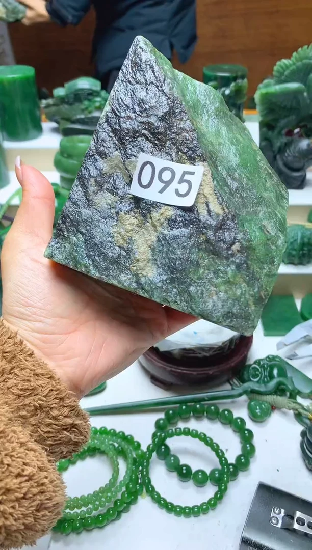 未镶嵌和田玉珠宝半成品1