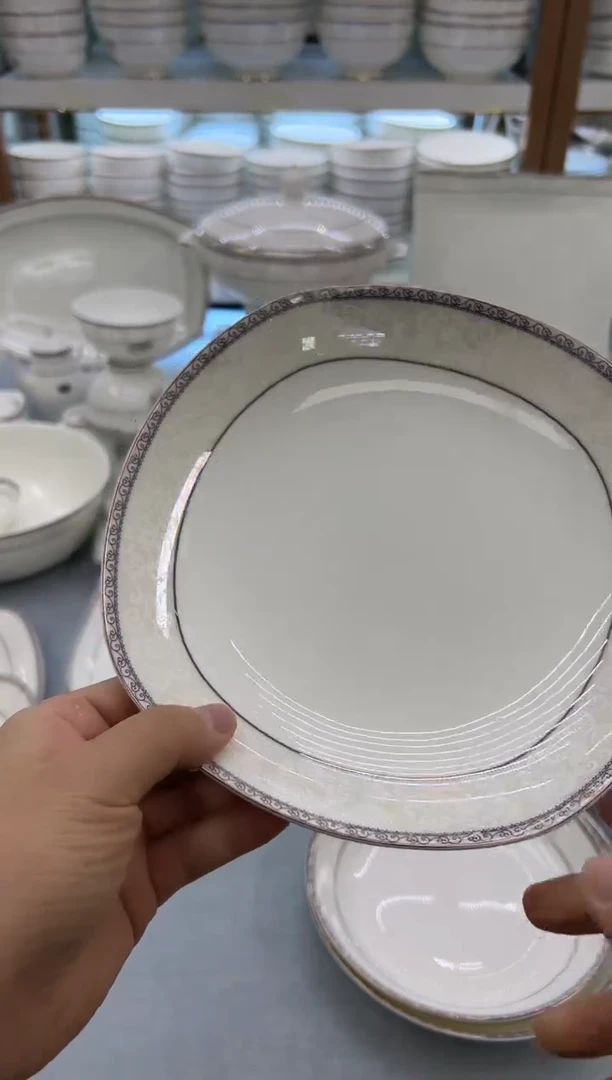 骨瓷玲珑8方2个