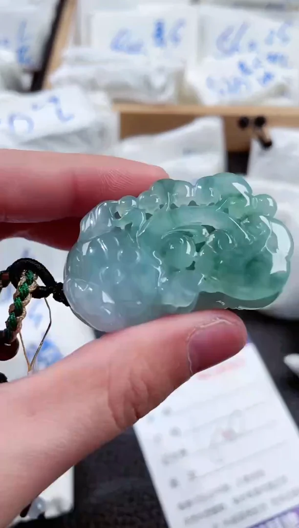 【闪购商品】翡翠颈饰未镶嵌00005903