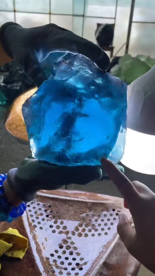 新疆彩石摆件奇石