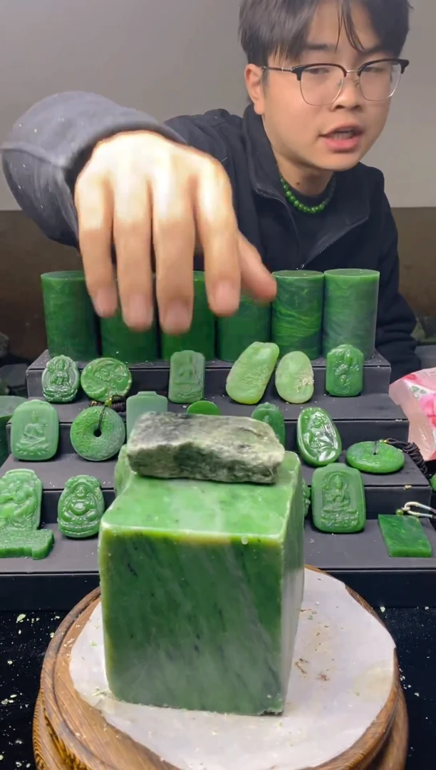 未镶嵌和田玉（碧玉）珠宝半成品1