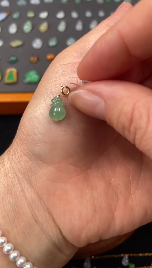 吊坠(不含链)18K金镶嵌翡翠一个JK433