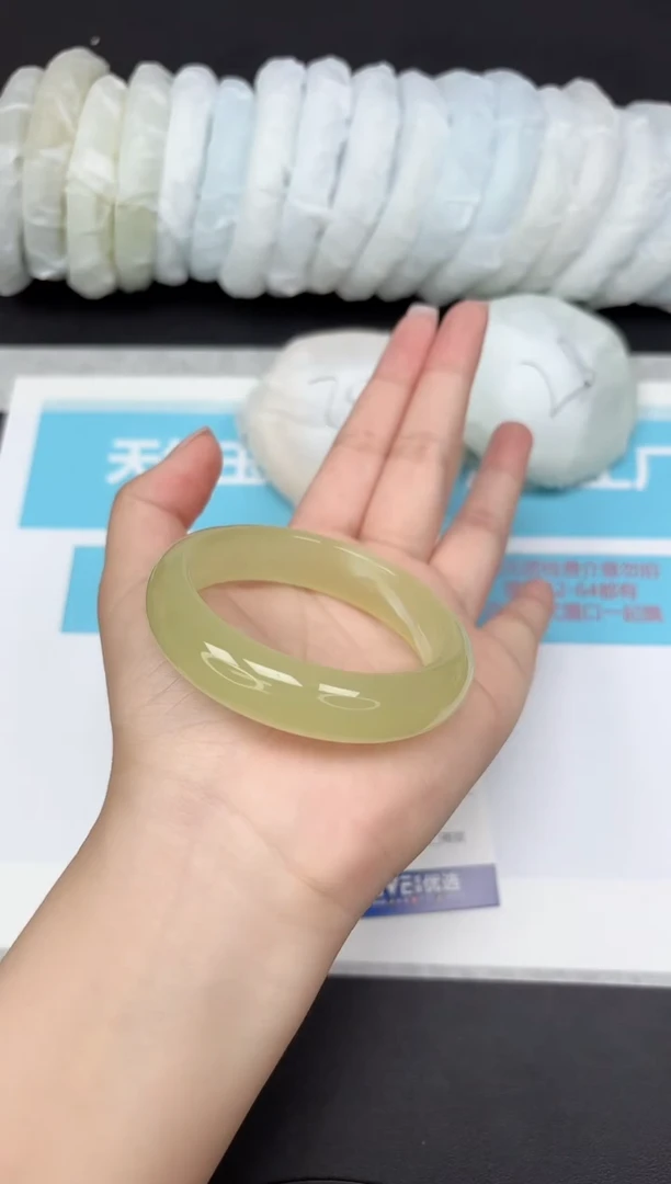 未镶嵌手镯石英质玉20/5556