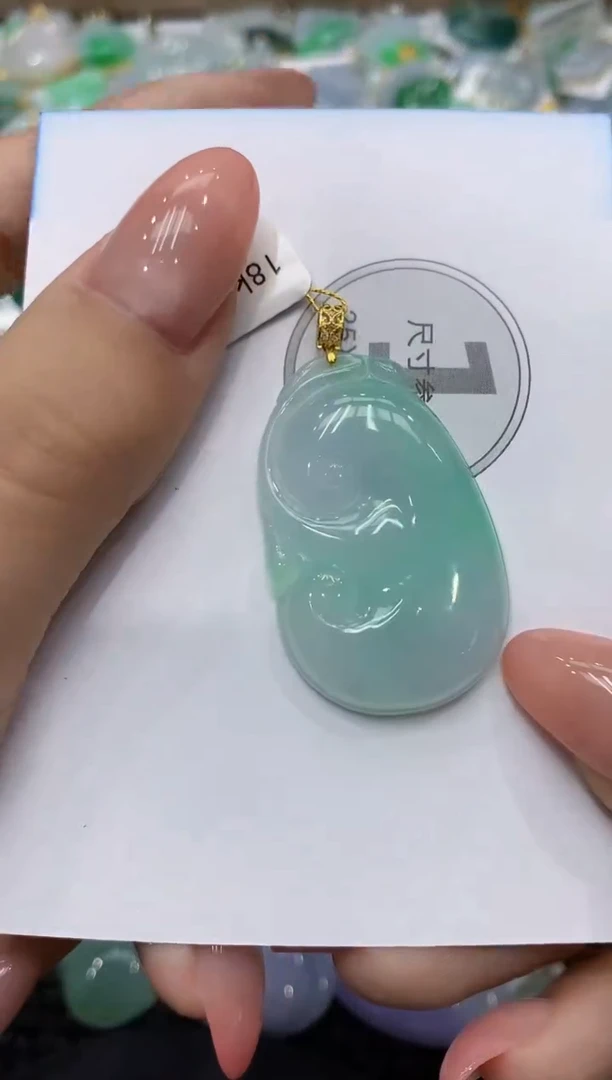 颈饰18K金镶嵌翡翠111111111111
