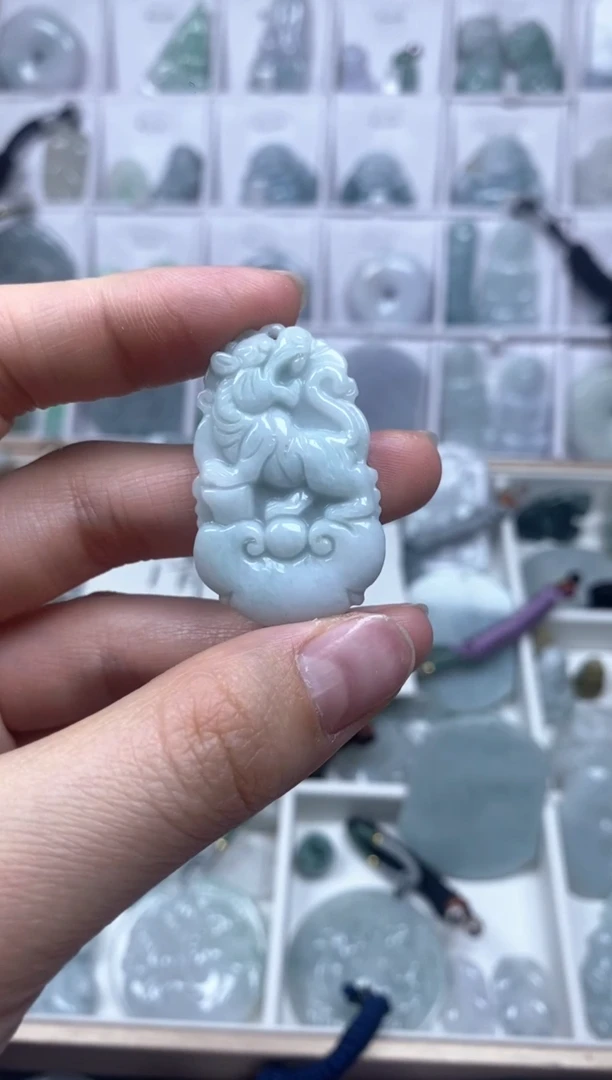 【闪购商品】翡翠颈饰未镶嵌虎