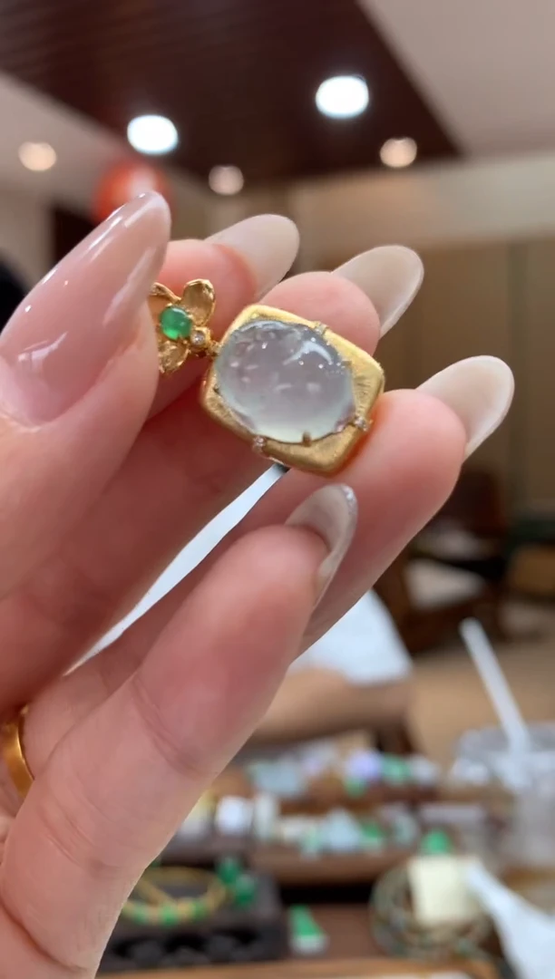 吊坠(不含链)18K金镶嵌翡翠三脚金蟾